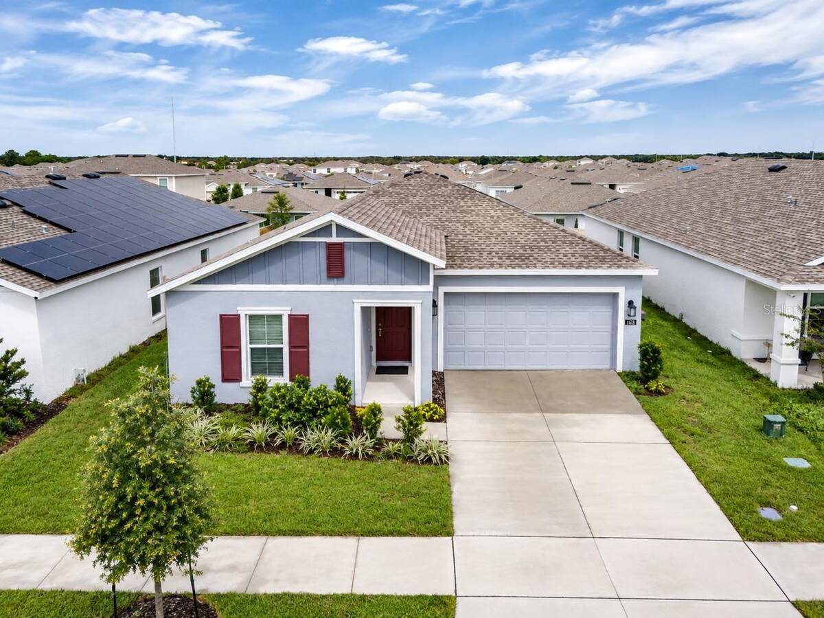 688 Sand Pine Ln, Haines City, FL 33844