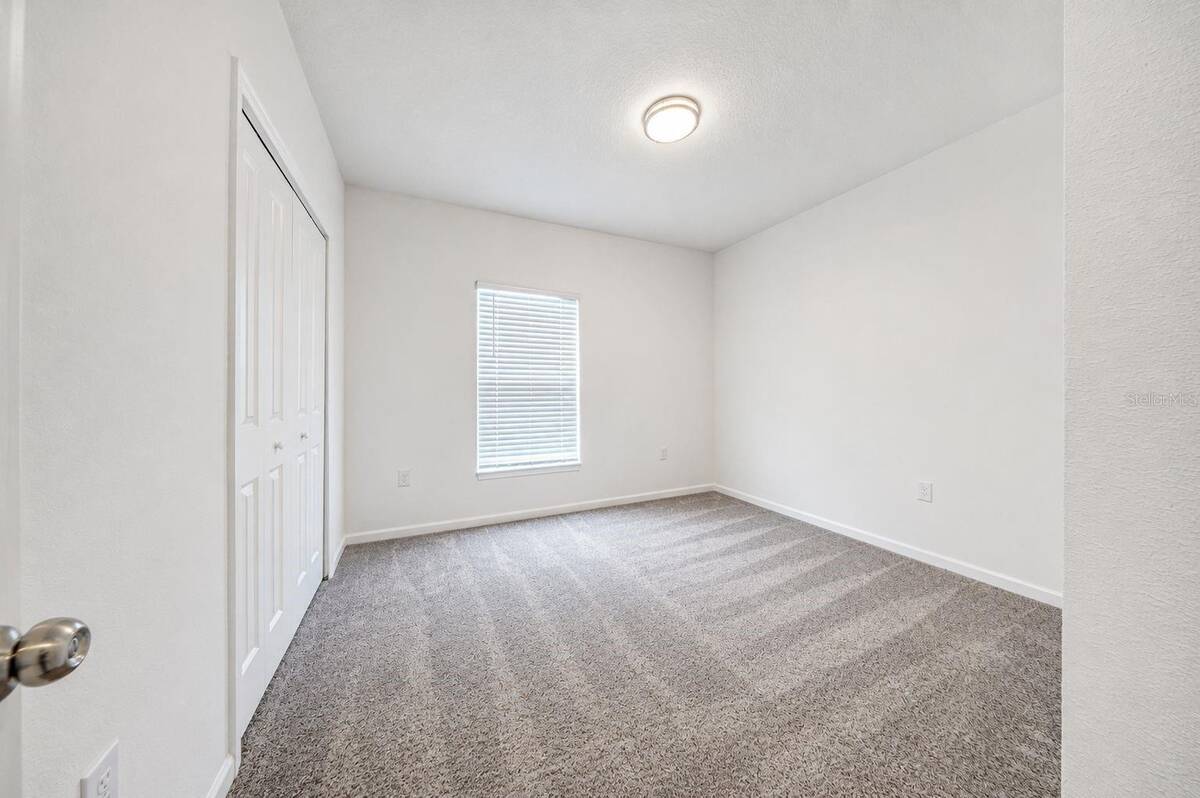 688 Sand Pine Ln, Haines City, FL 33844