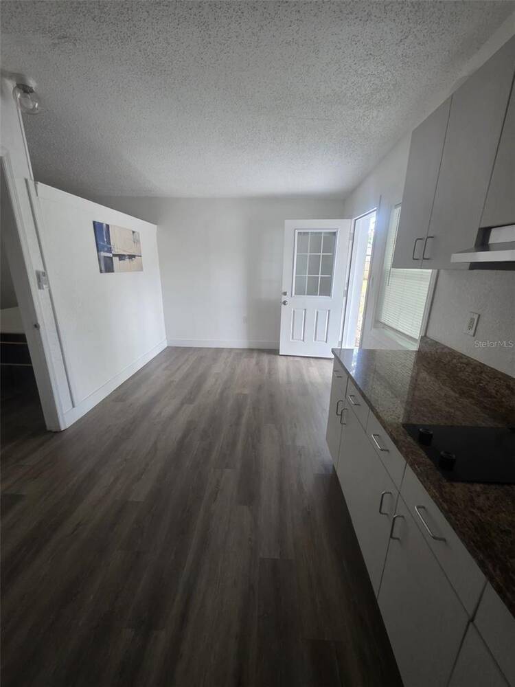 7 N Christiana Avenue, Apopka, FL 32703