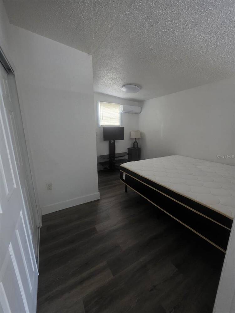 7 N Christiana Avenue, Apopka, FL 32703