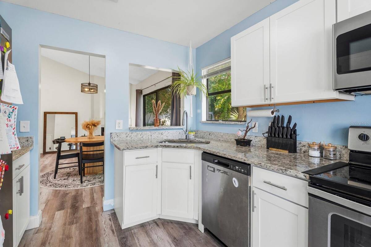 555 Swallow Court, Apopka, FL 32712