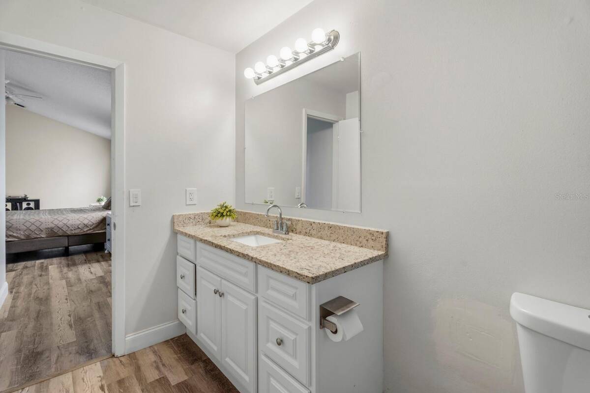 555 Swallow Court, Apopka, FL 32712