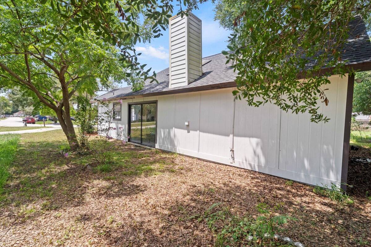 555 Swallow Court, Apopka, FL 32712