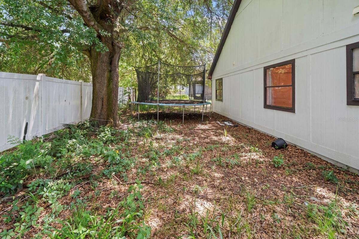 555 Swallow Court, Apopka, FL 32712