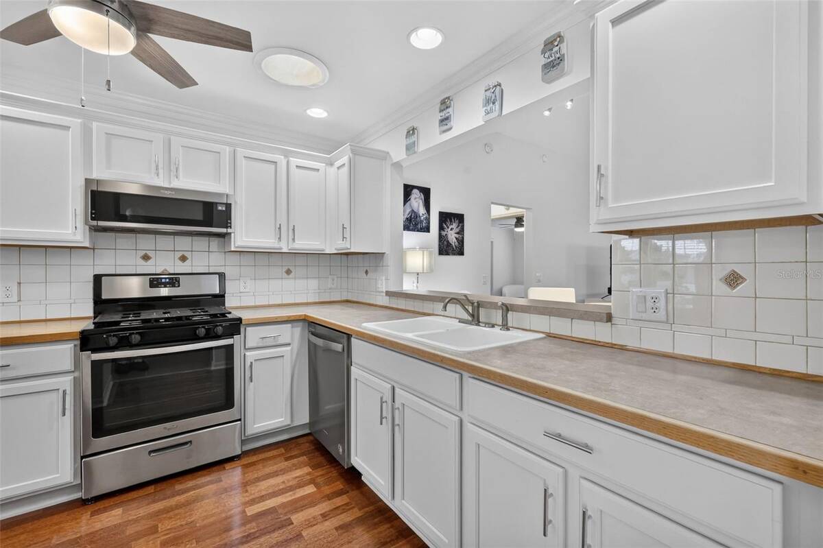 17107 Se 93rd Exeter Court, The Villages, FL 32162