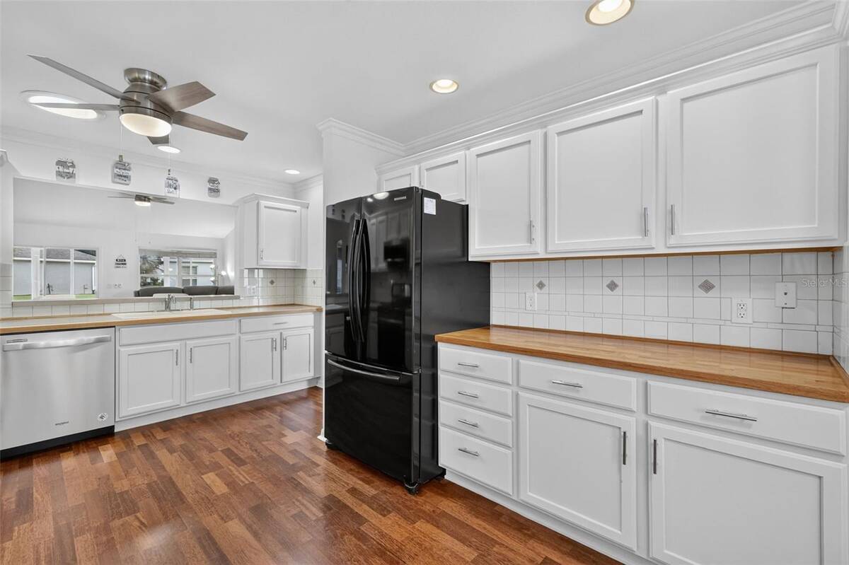 17107 Se 93rd Exeter Court, The Villages, FL 32162