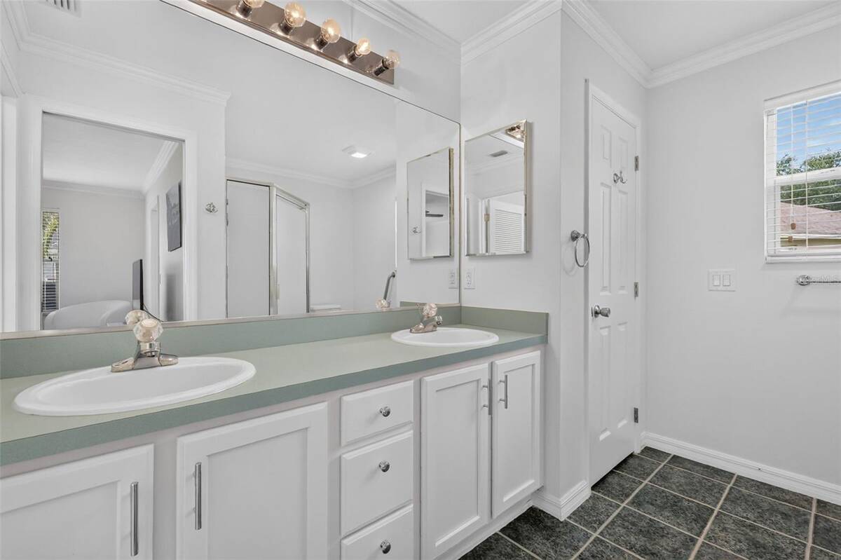 17107 Se 93rd Exeter Court, The Villages, FL 32162