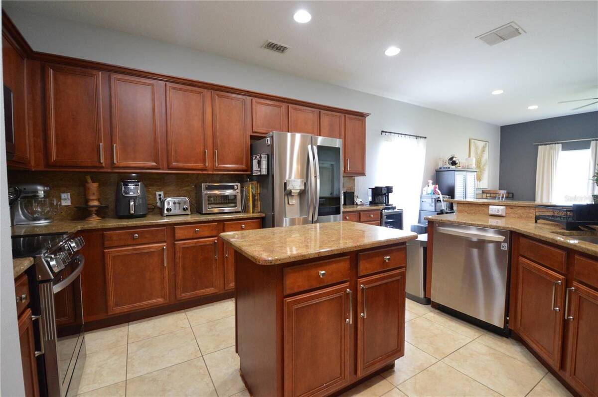 3854 Shoreside Drive, Kissimmee, FL 34746