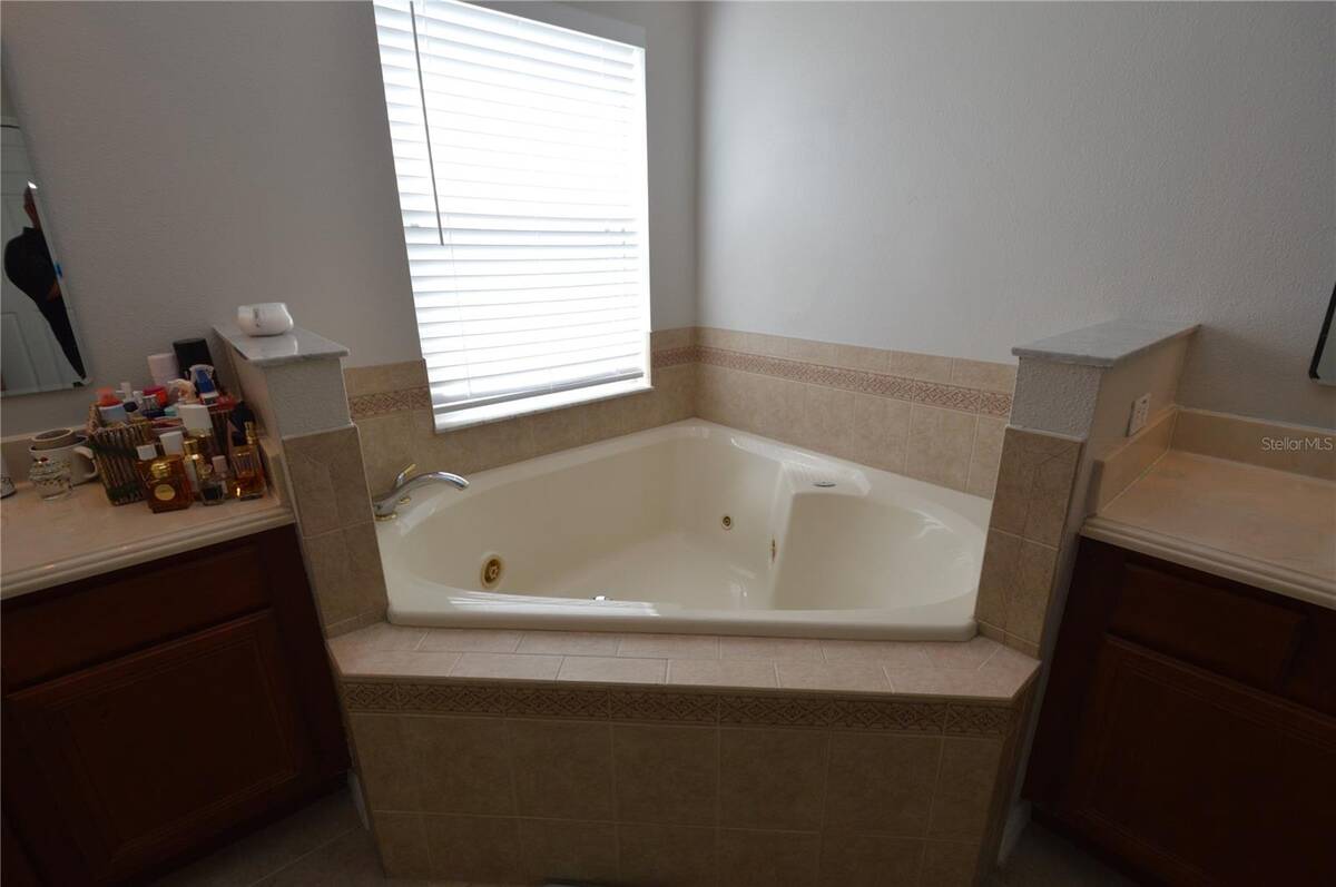3854 Shoreside Drive, Kissimmee, FL 34746
