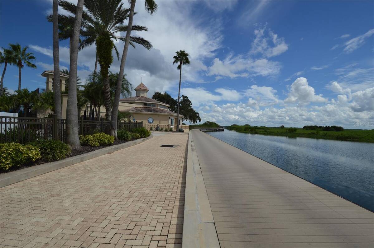 3854 Shoreside Drive, Kissimmee, FL 34746