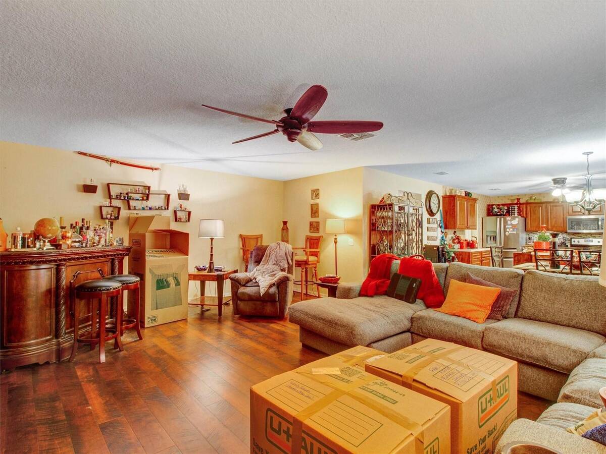 218 Tres Reyes Lane, Groveland, FL 34736