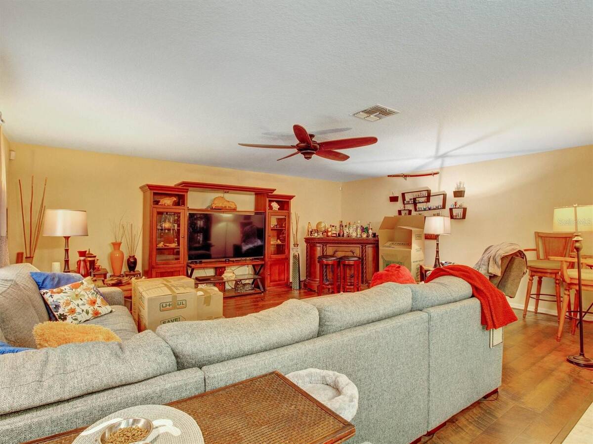 218 Tres Reyes Lane, Groveland, FL 34736