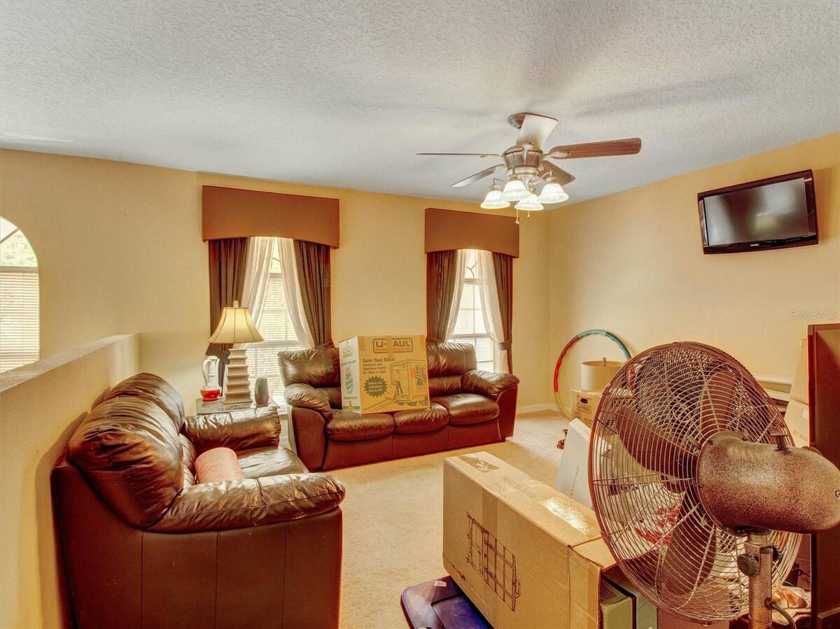 218 Tres Reyes Lane, Groveland, FL 34736