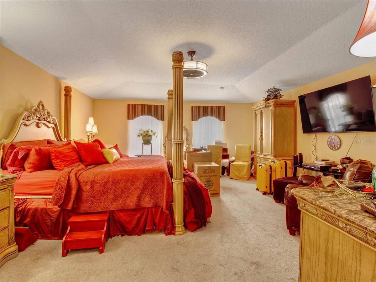 218 Tres Reyes Lane, Groveland, FL 34736