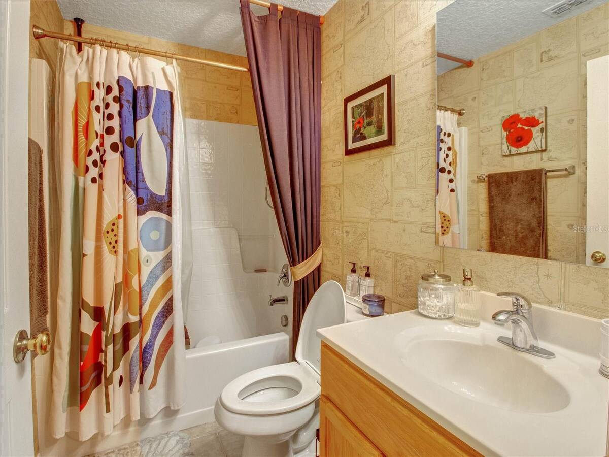 218 Tres Reyes Lane, Groveland, FL 34736