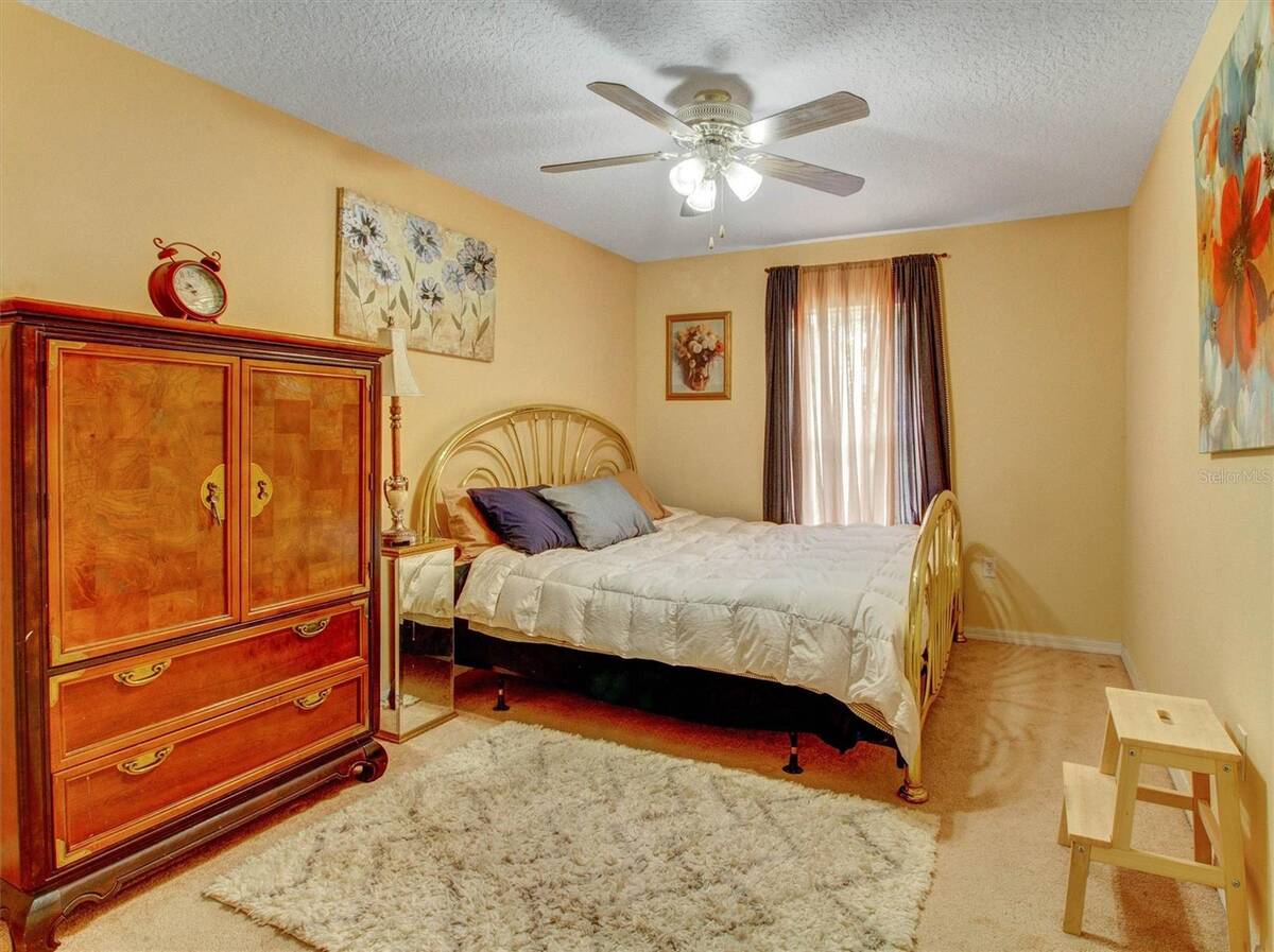218 Tres Reyes Lane, Groveland, FL 34736