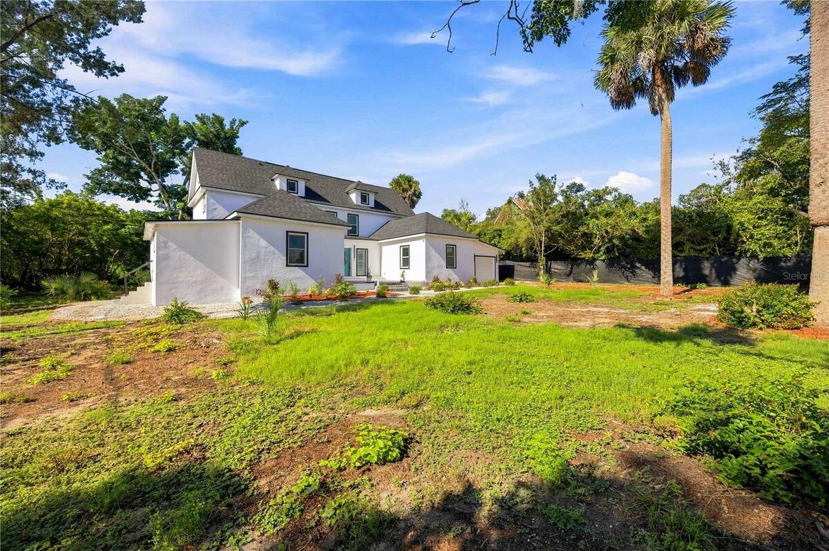 401 Old School House Road E, Loughman, FL 33858