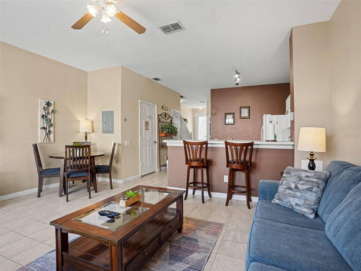 2326 Silver Palm Dr, Kissimmee, FL 34747