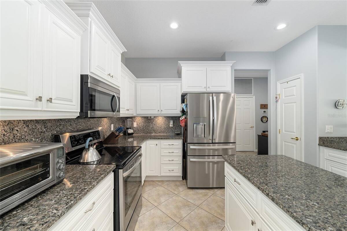 12827 Se 90th Court Road, Summerfield, FL 34491