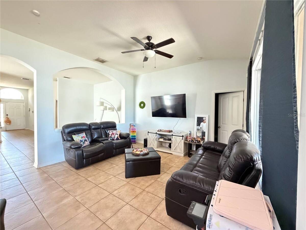 945 Tramells Trail, Kissimmee, FL 34744