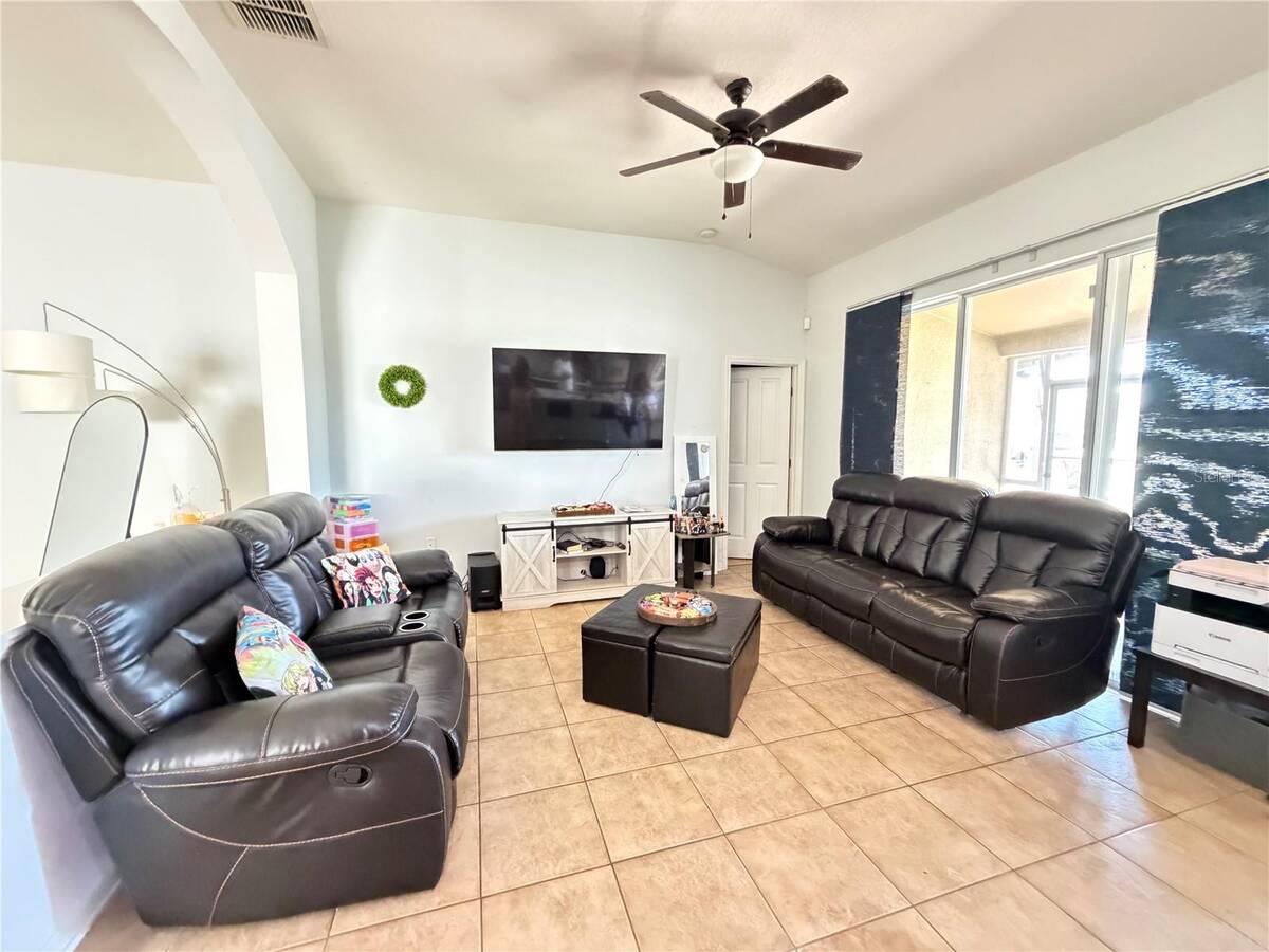 945 Tramells Trail, Kissimmee, FL 34744