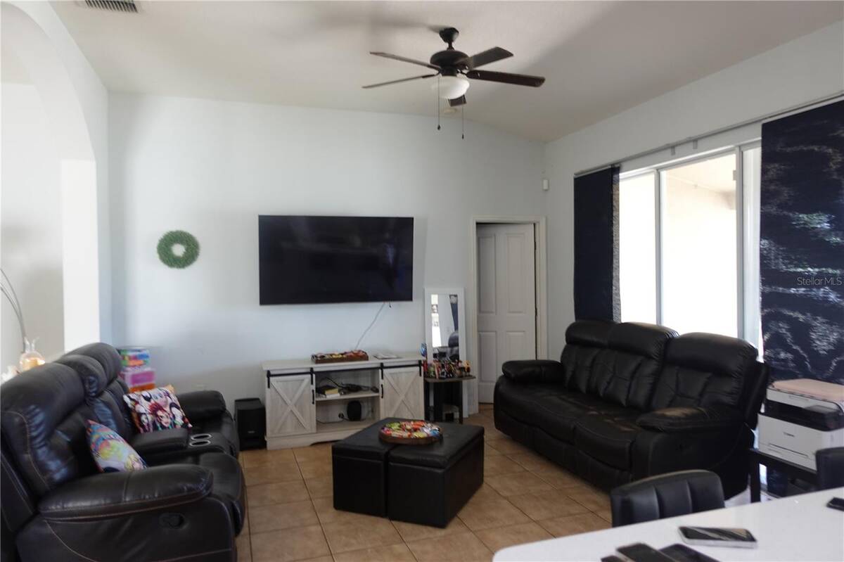 945 Tramells Trail, Kissimmee, FL 34744