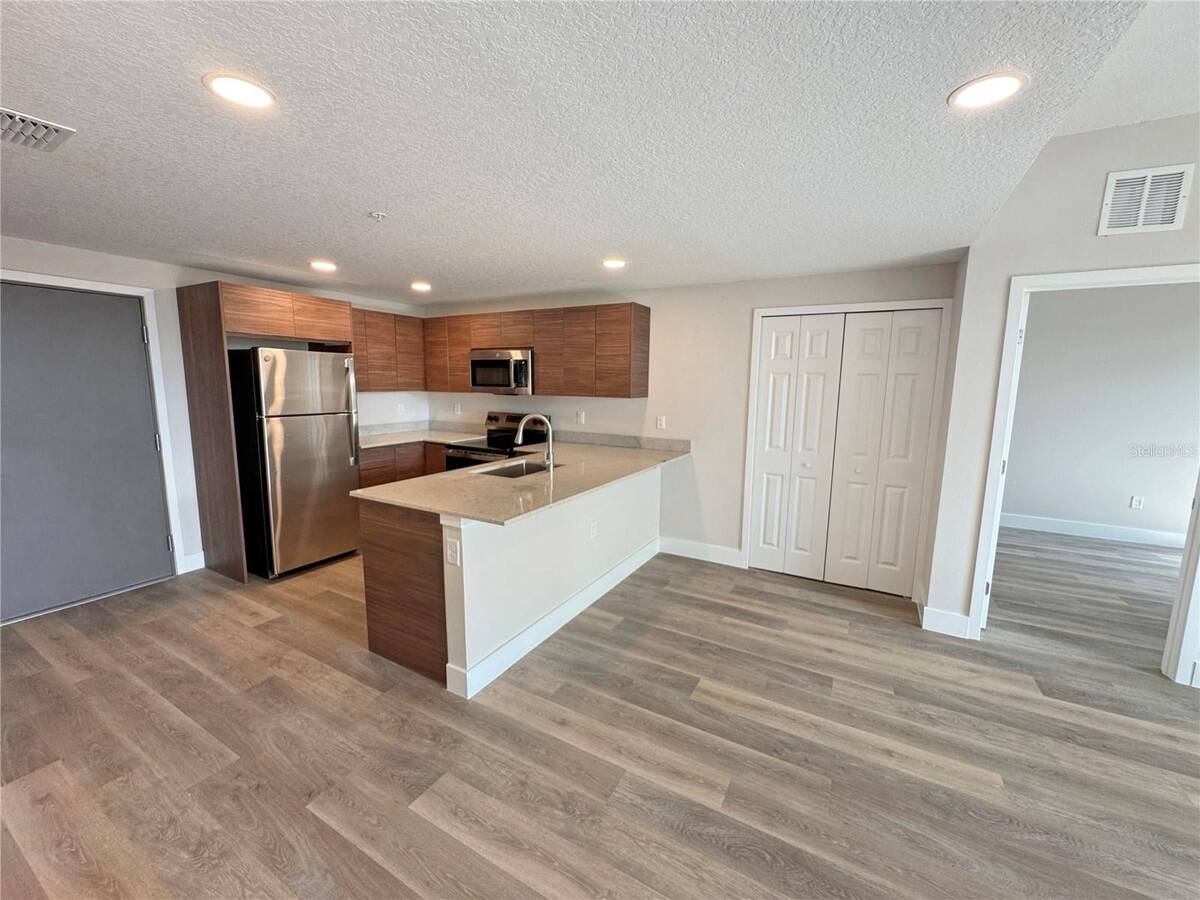 4424 S Texas Avenue, #1-320, Orlando, FL 32839