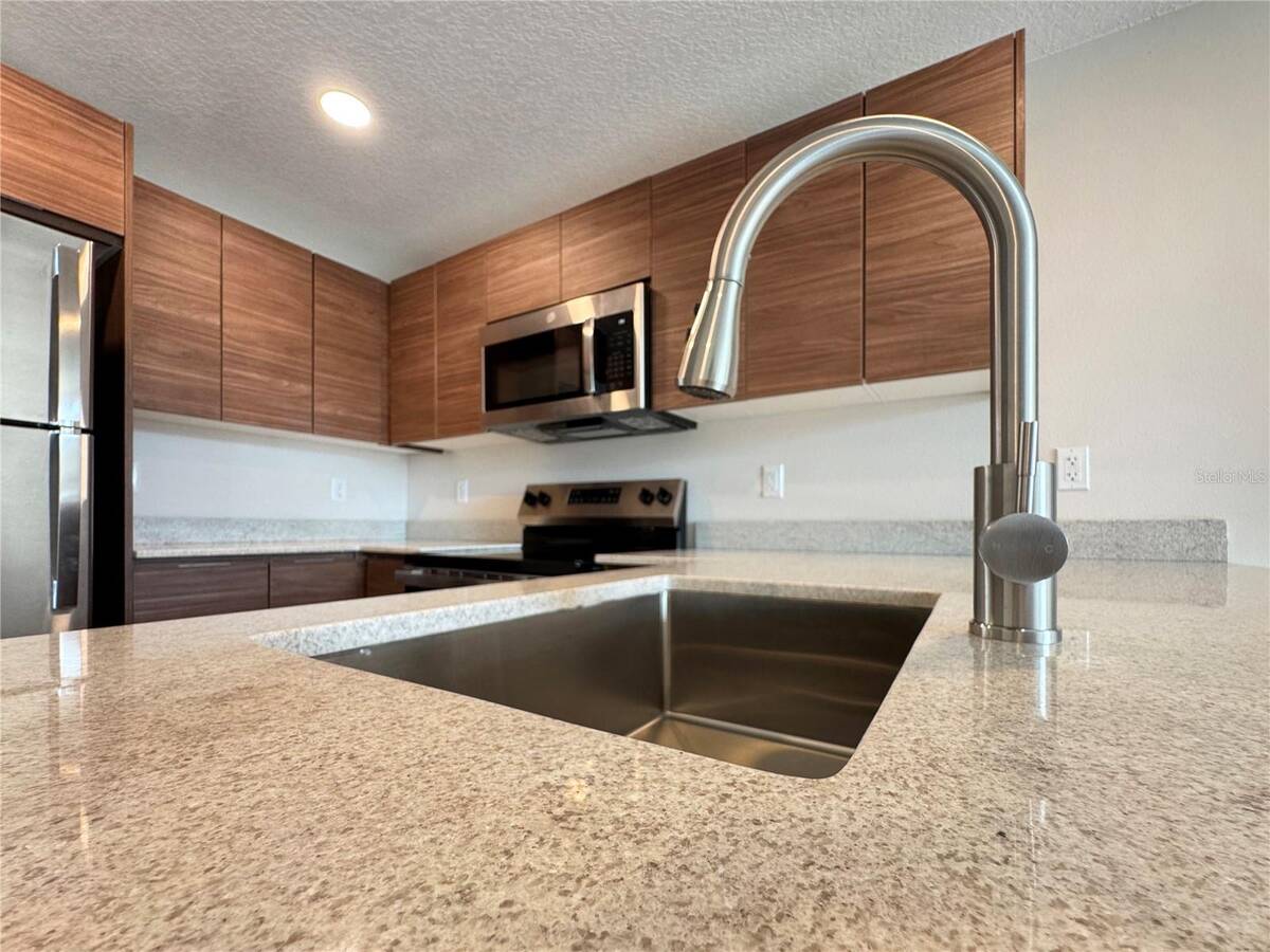 4424 S Texas Avenue, #1-320, Orlando, FL 32839