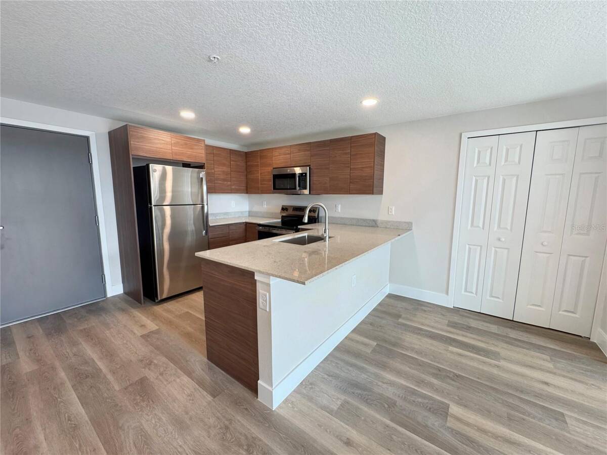 4424 S Texas Avenue, #1-320, Orlando, FL 32839