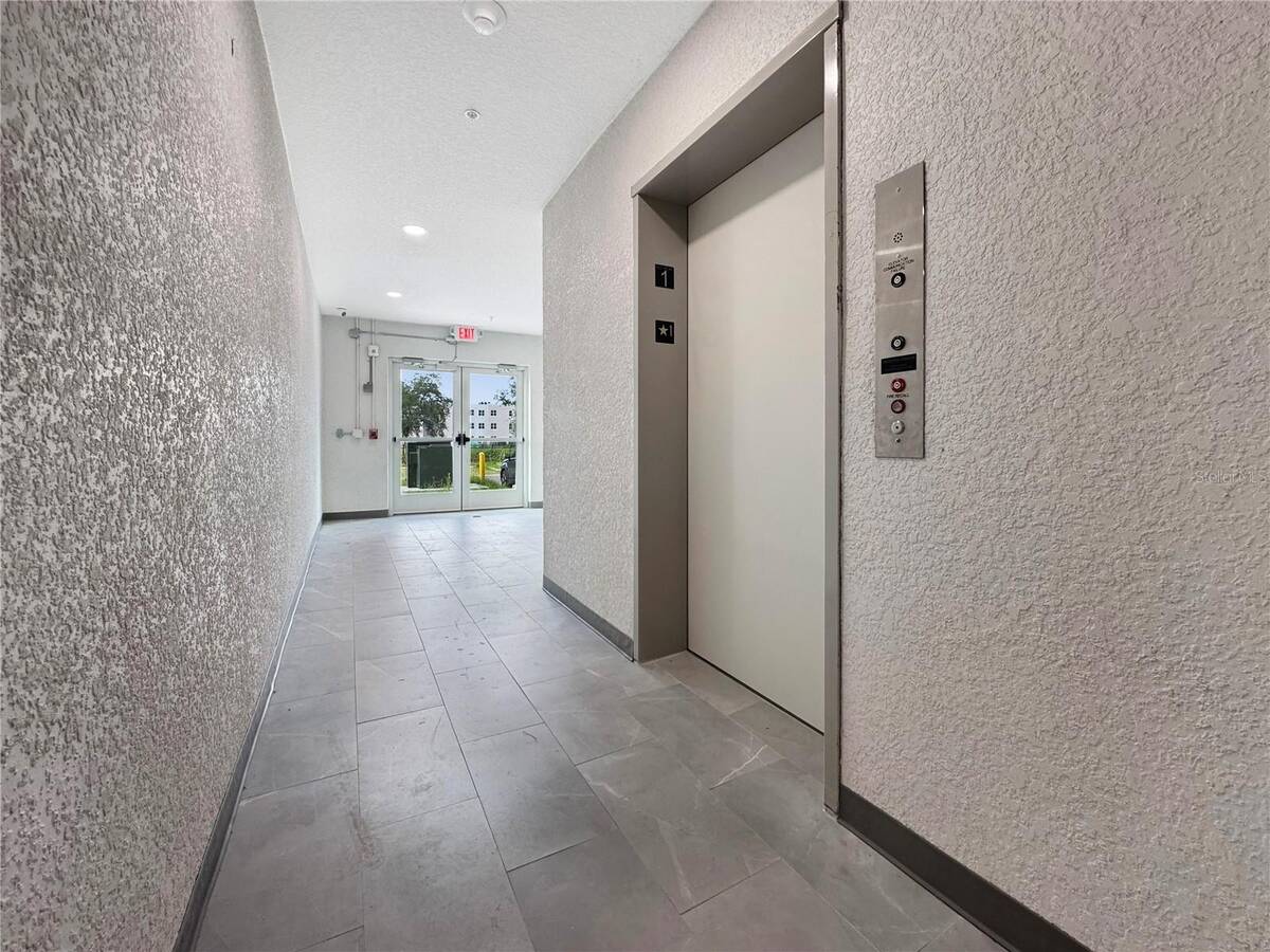 4424 S Texas Avenue, #1-320, Orlando, FL 32839