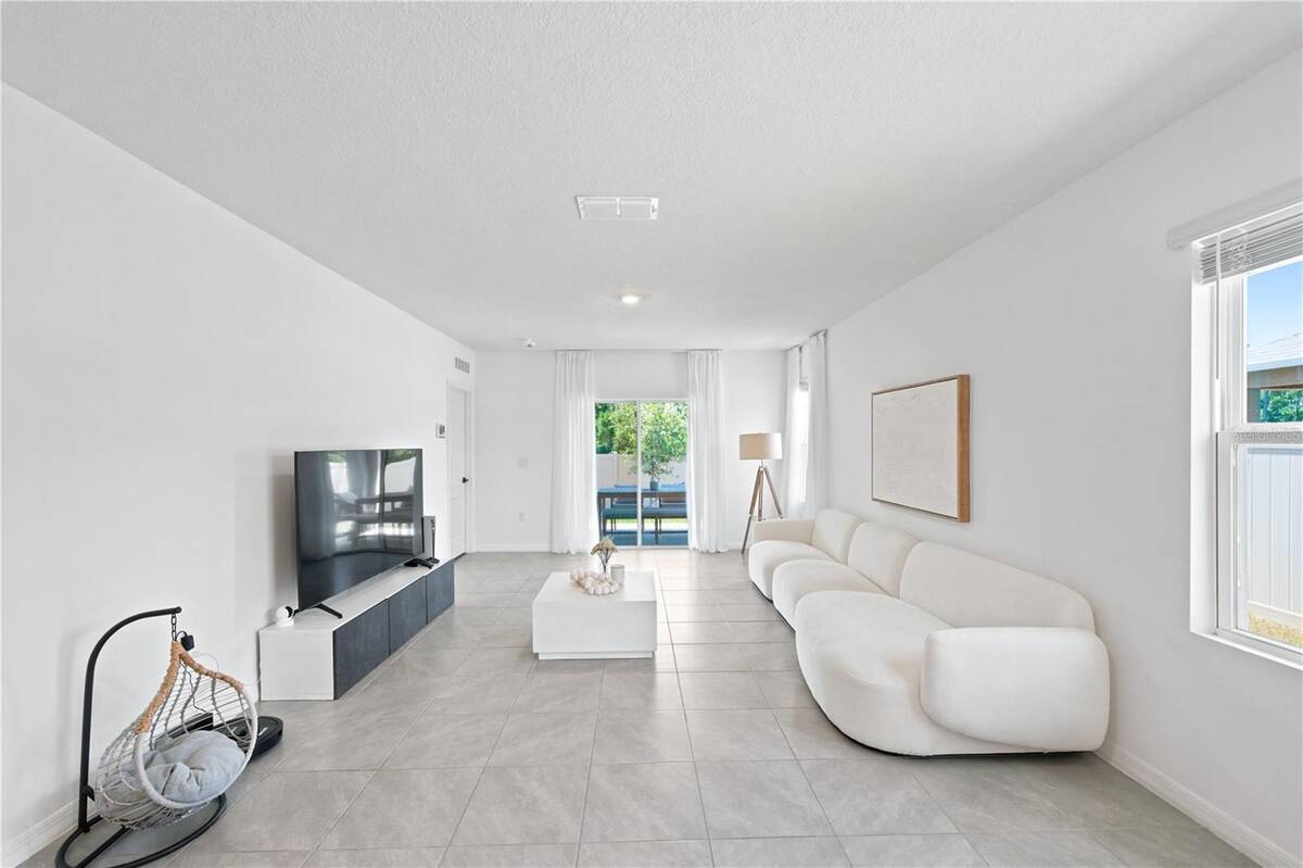 2733 Reddish Egret Bend, Harmony, FL 34773