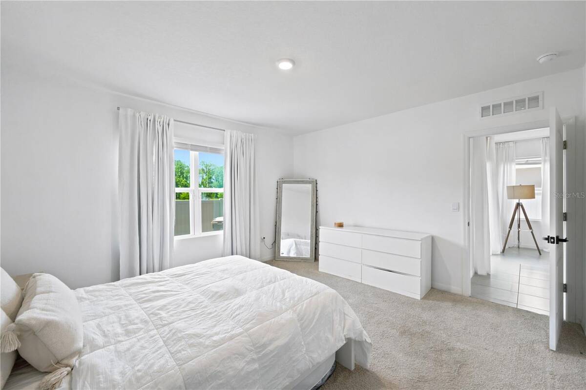 2733 Reddish Egret Bend, Harmony, FL 34773