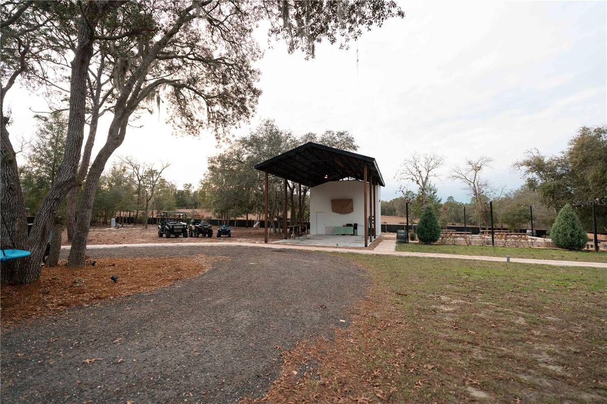 7670 Ne 97th Court, Bronson, FL 32621