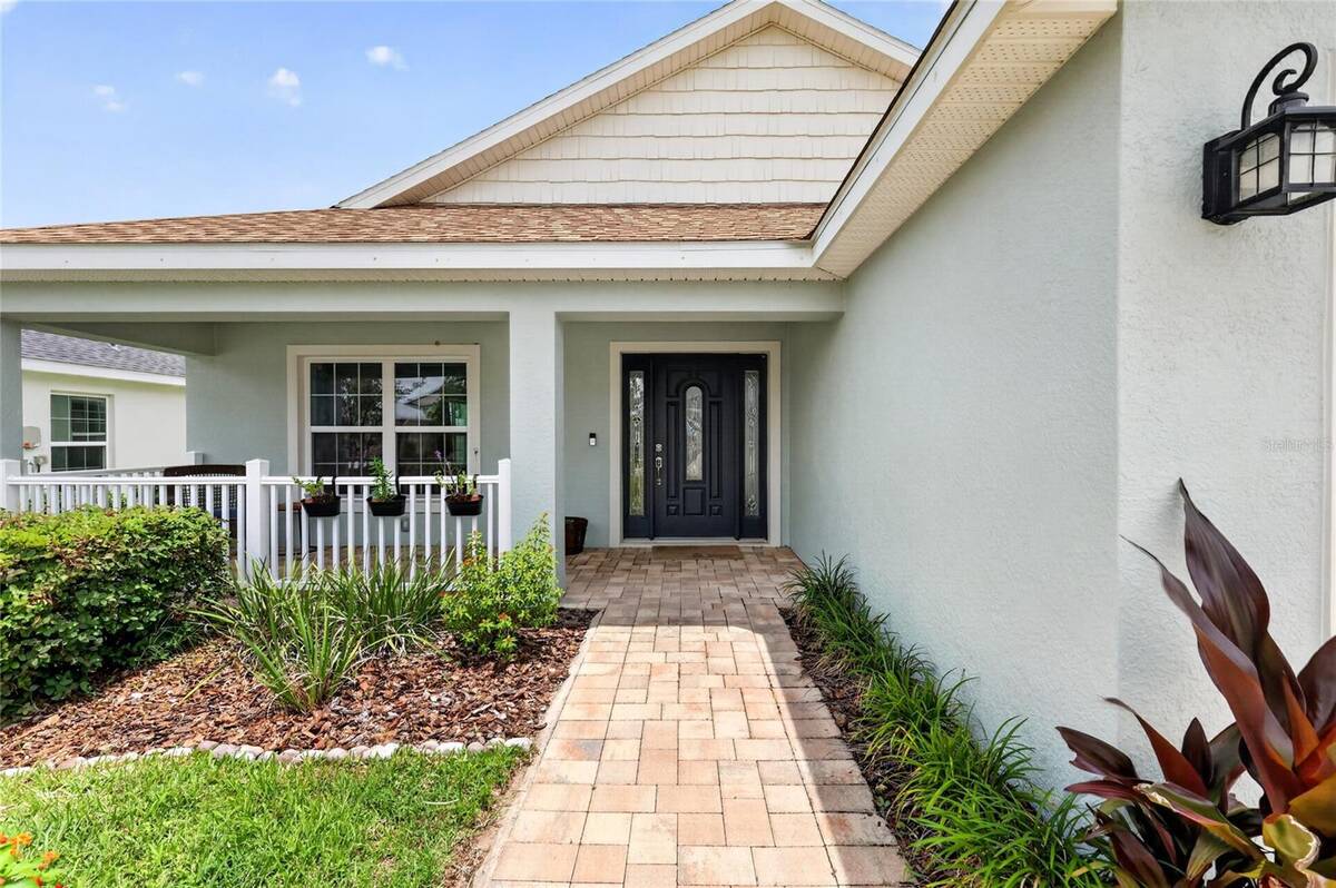 12591 Ne 49th Drive, Oxford, FL 34484