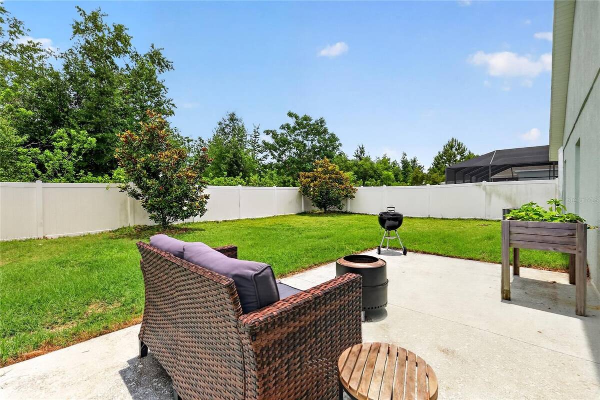 12591 Ne 49th Drive, Oxford, FL 34484