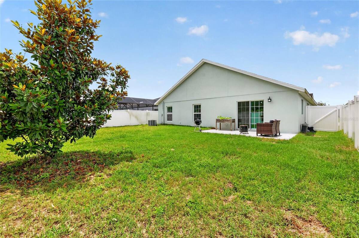 12591 Ne 49th Drive, Oxford, FL 34484