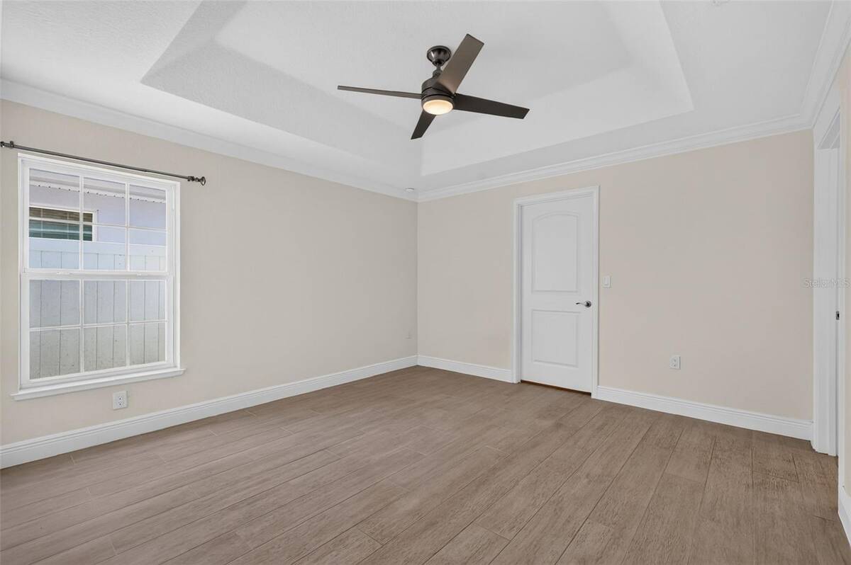 12591 Ne 49th Drive, Oxford, FL 34484