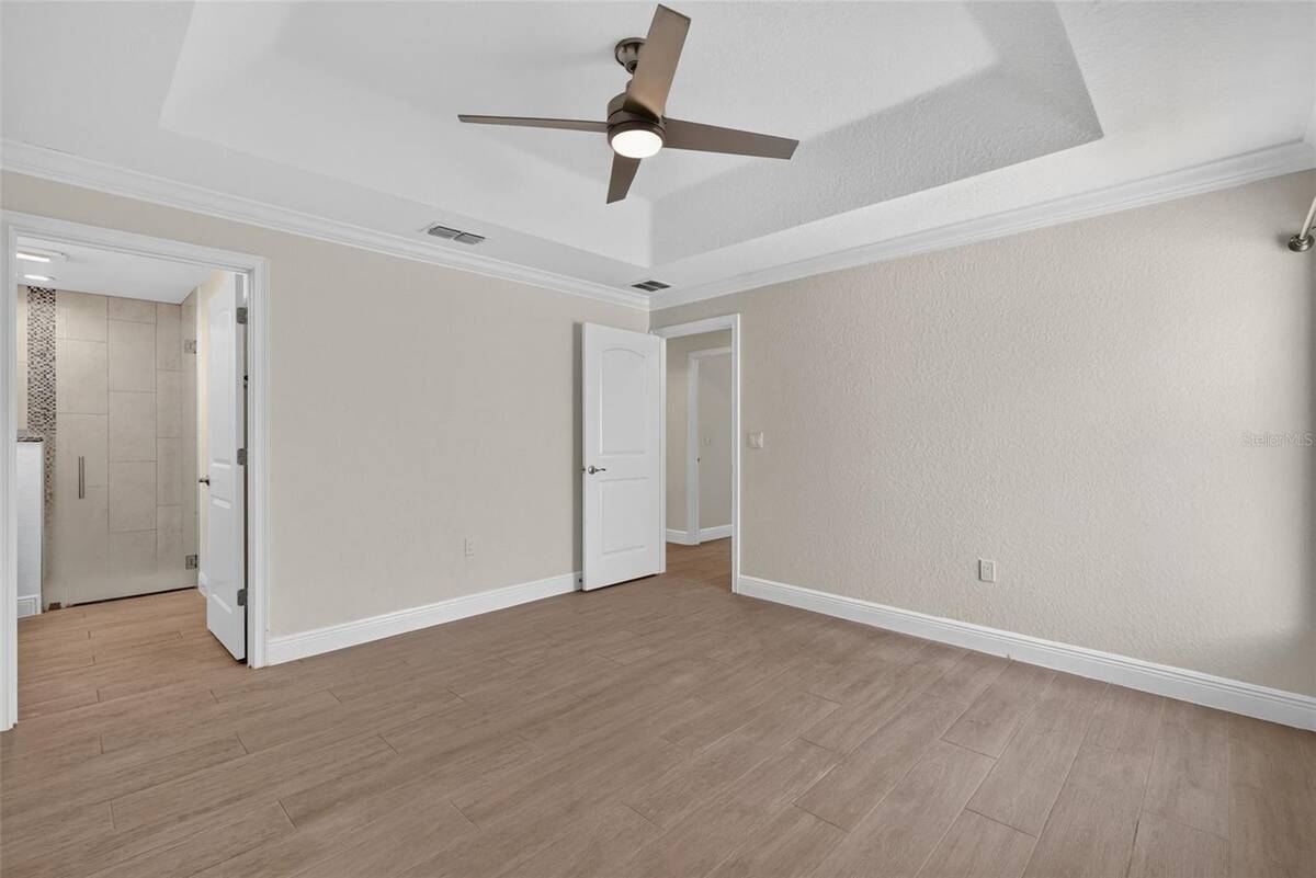 12591 Ne 49th Drive, Oxford, FL 34484