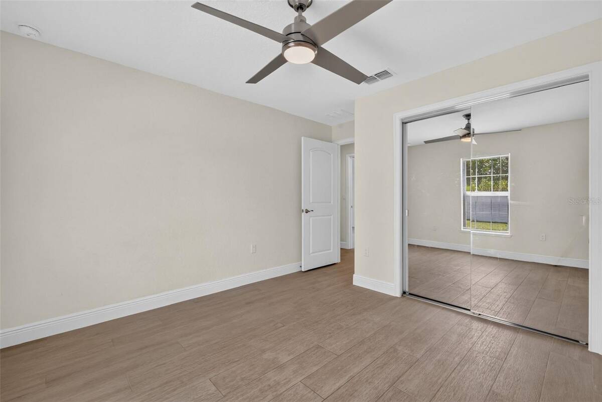 12591 Ne 49th Drive, Oxford, FL 34484