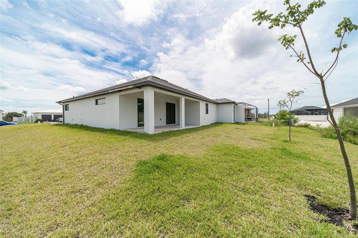 1638 Nw 36th Place, Cape Coral, FL 33993