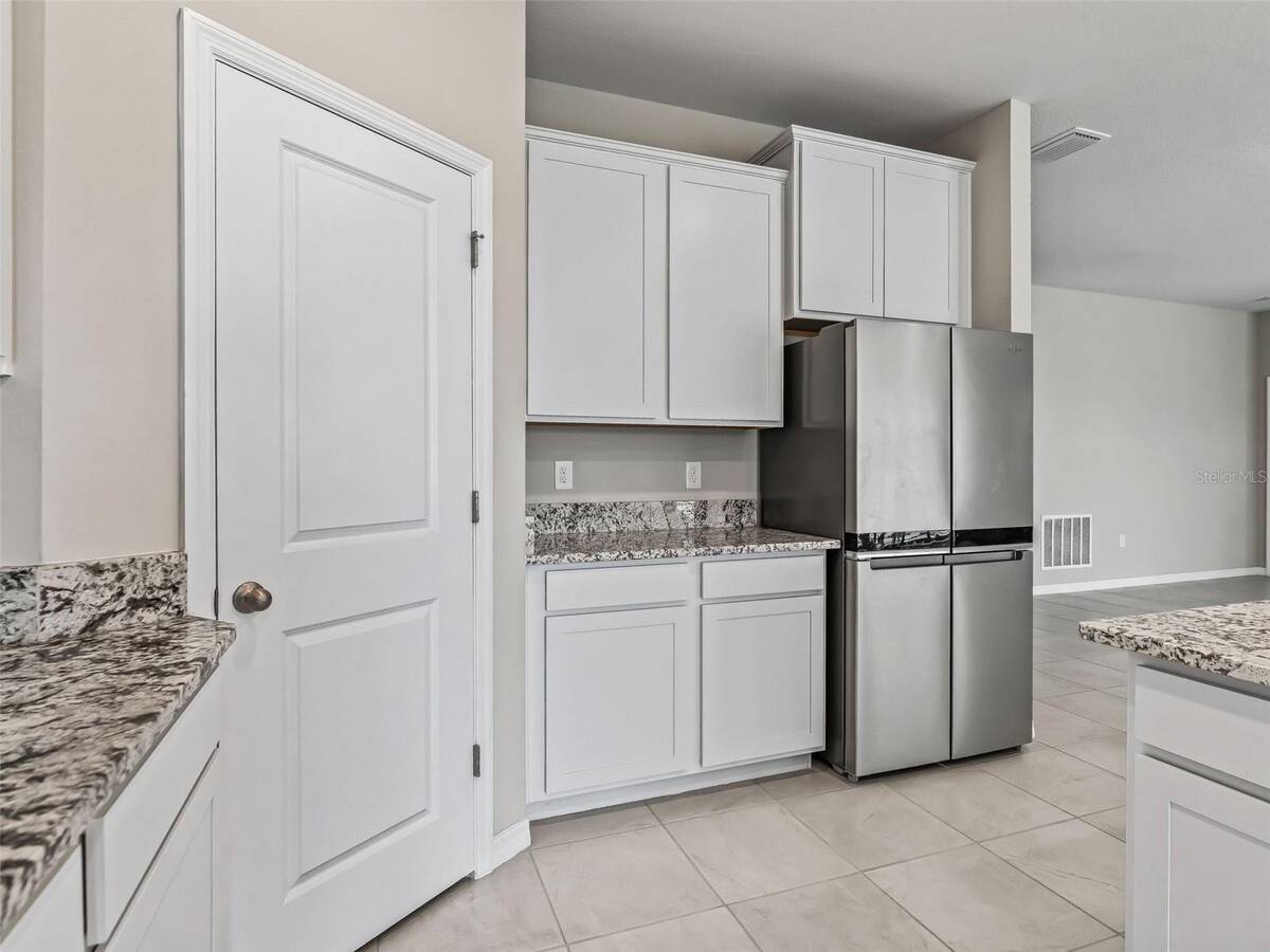 5208 Nw 46th Lane Road, Ocala, FL 34482