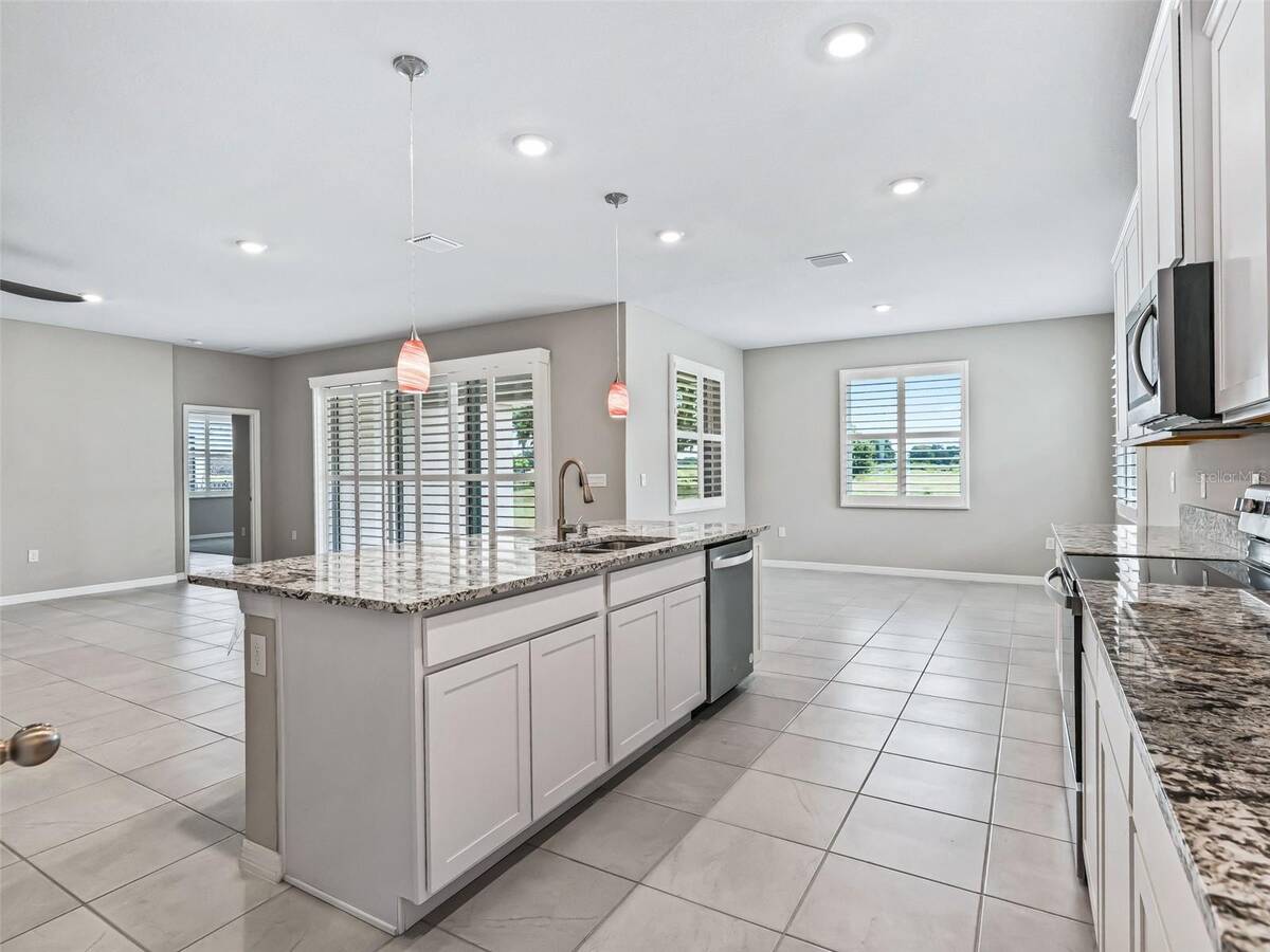 5208 Nw 46th Lane Road, Ocala, FL 34482