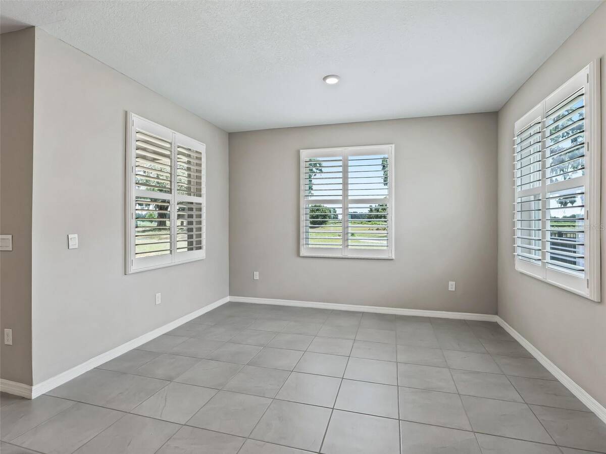 5208 Nw 46th Lane Road, Ocala, FL 34482