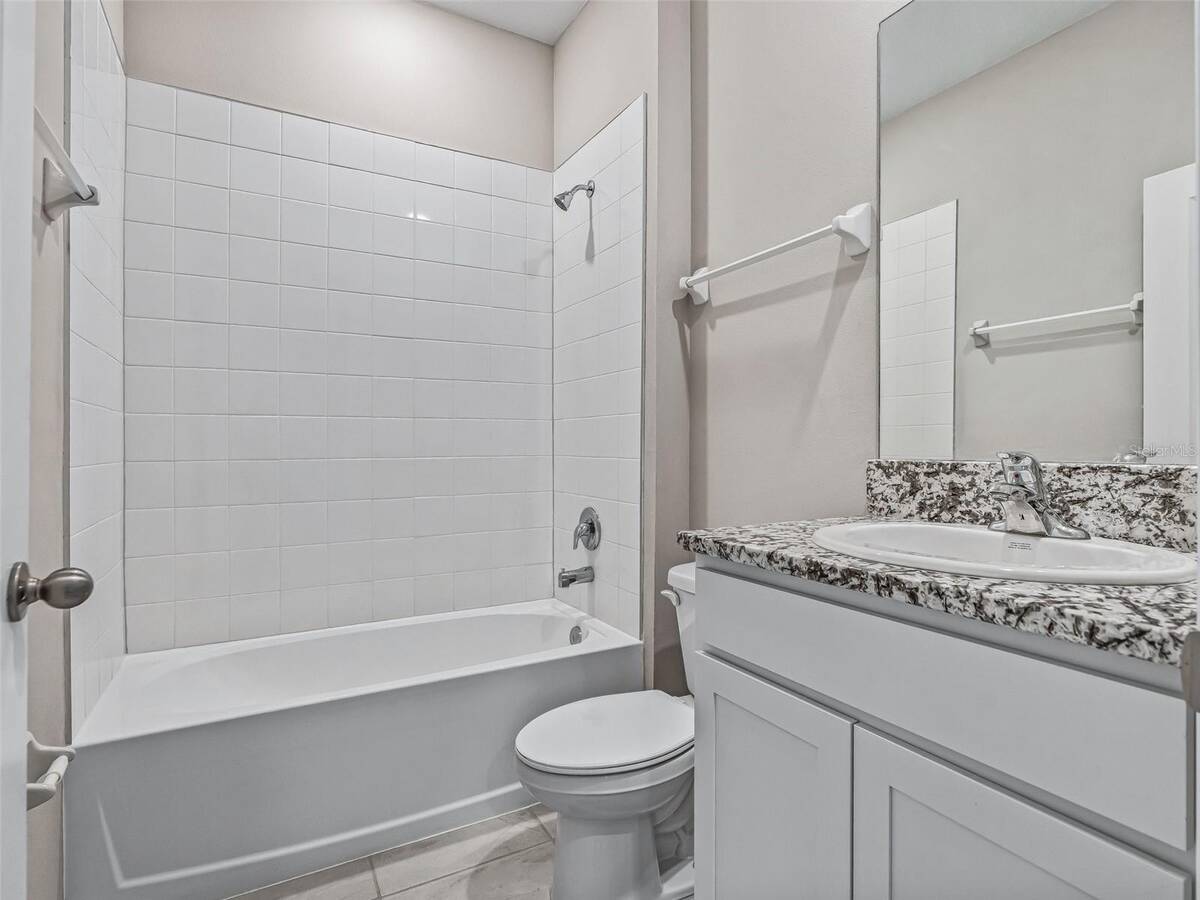 5208 Nw 46th Lane Road, Ocala, FL 34482