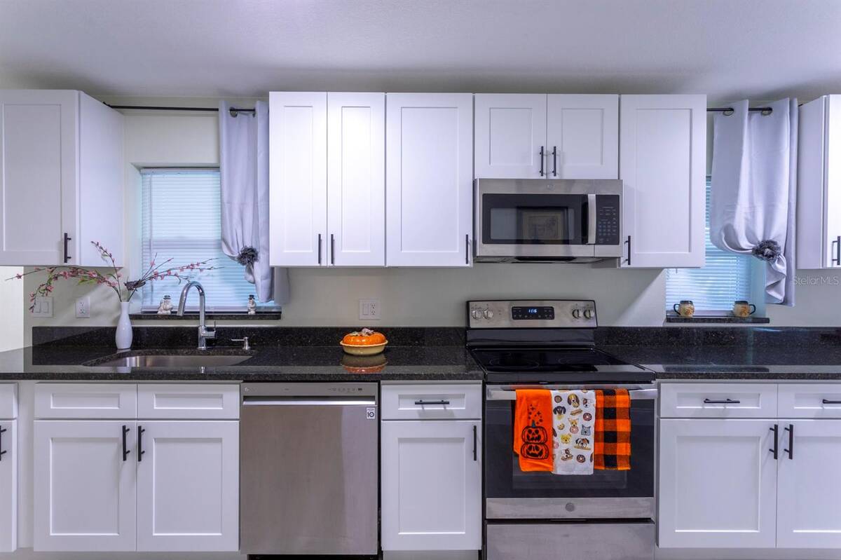1050 Herman Avenue, Orlando, FL 32803