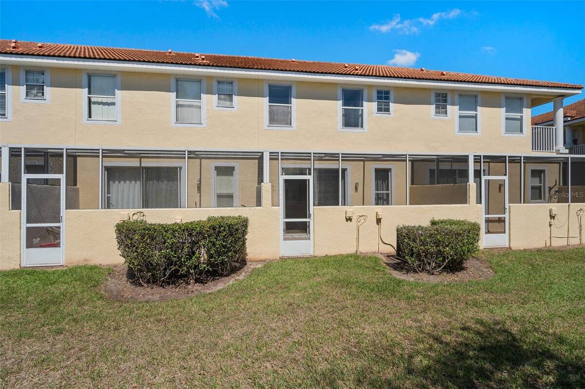 1204 S Beach Cir, Kissimmee, FL 34746