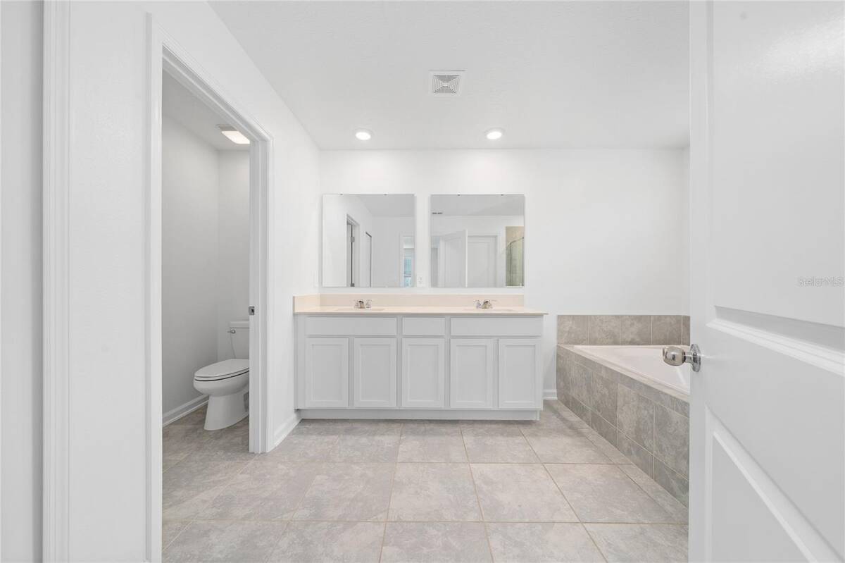 4385 Twisted Twig Bend, Kissimmee, FL 34746