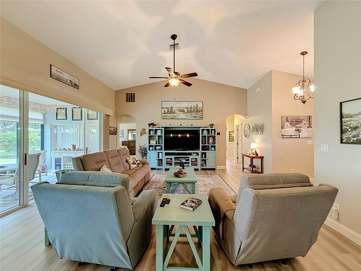 25543 Maurepas Lane, Leesburg, FL 34748