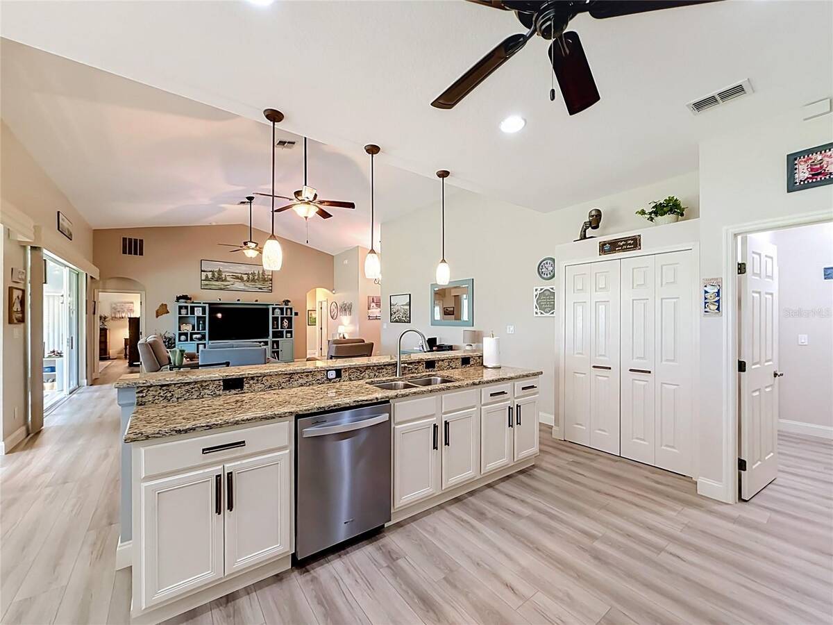 25543 Maurepas Lane, Leesburg, FL 34748