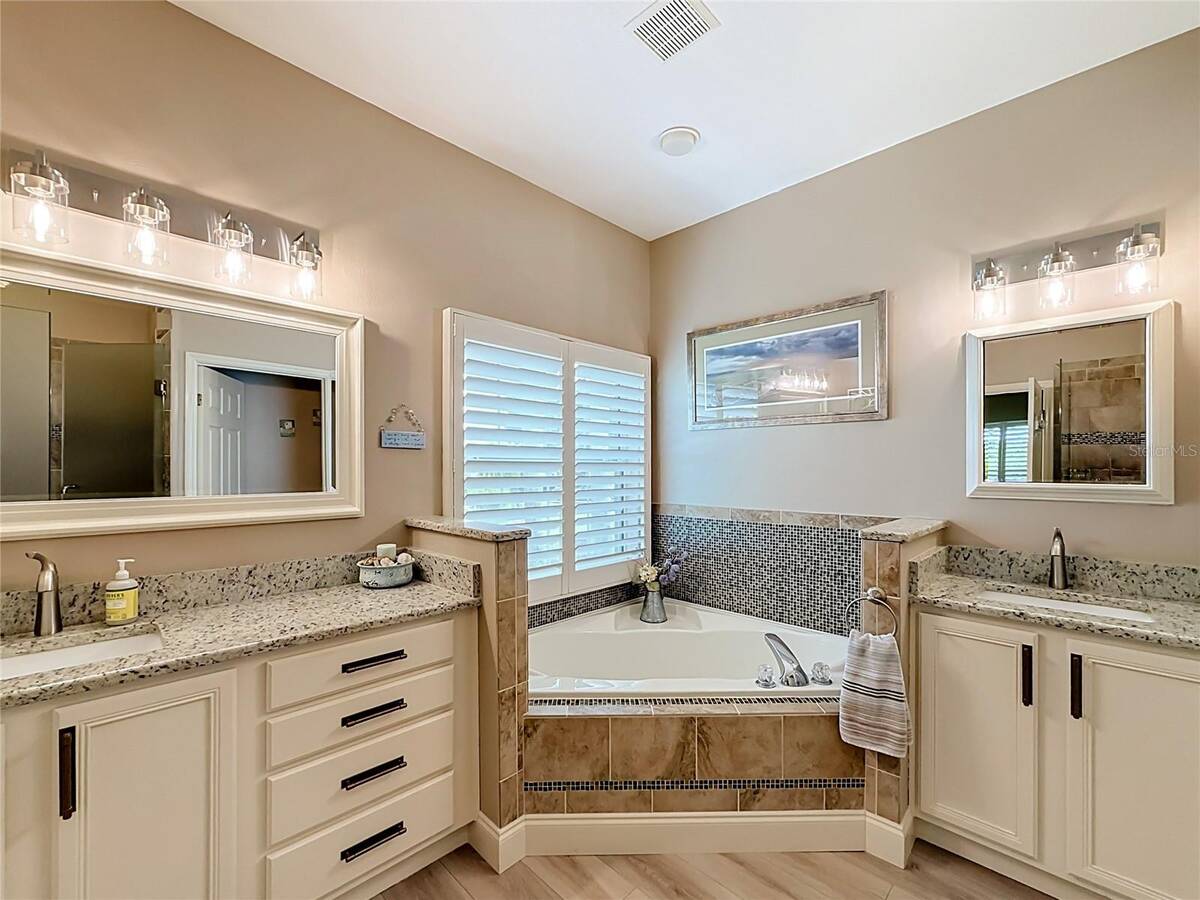 25543 Maurepas Lane, Leesburg, FL 34748